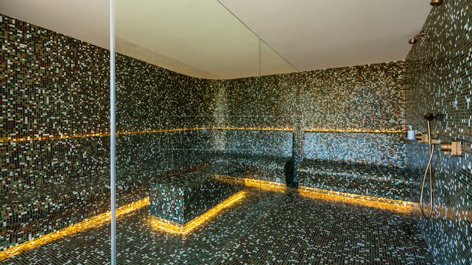 Benahavis, Contemporary Six-Bedroom Villa with Panoramic Sea and Mountain Views in El Madroñal, Benahavís