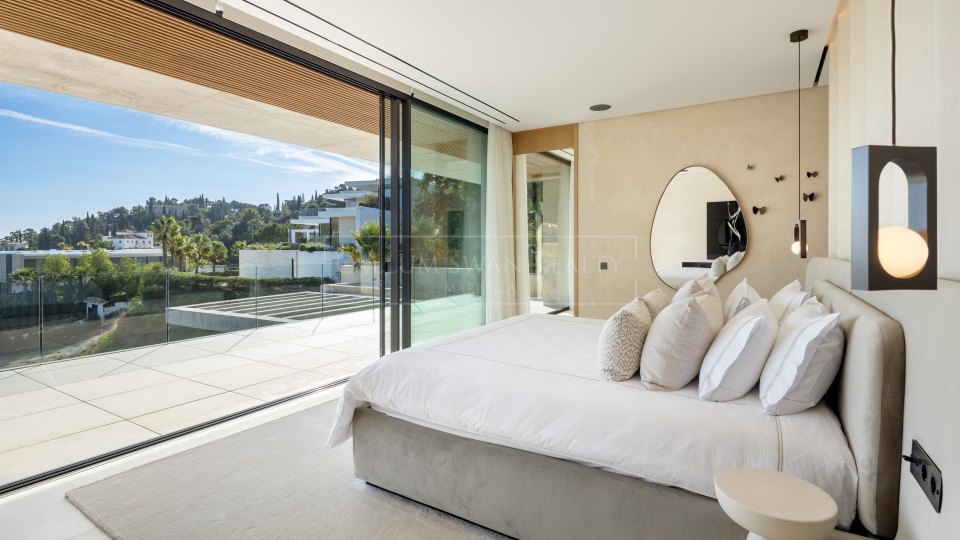 Benahavis, Contemporary Six-Bedroom Villa with Panoramic Sea and Mountain Views in El Madroñal, Benahavís