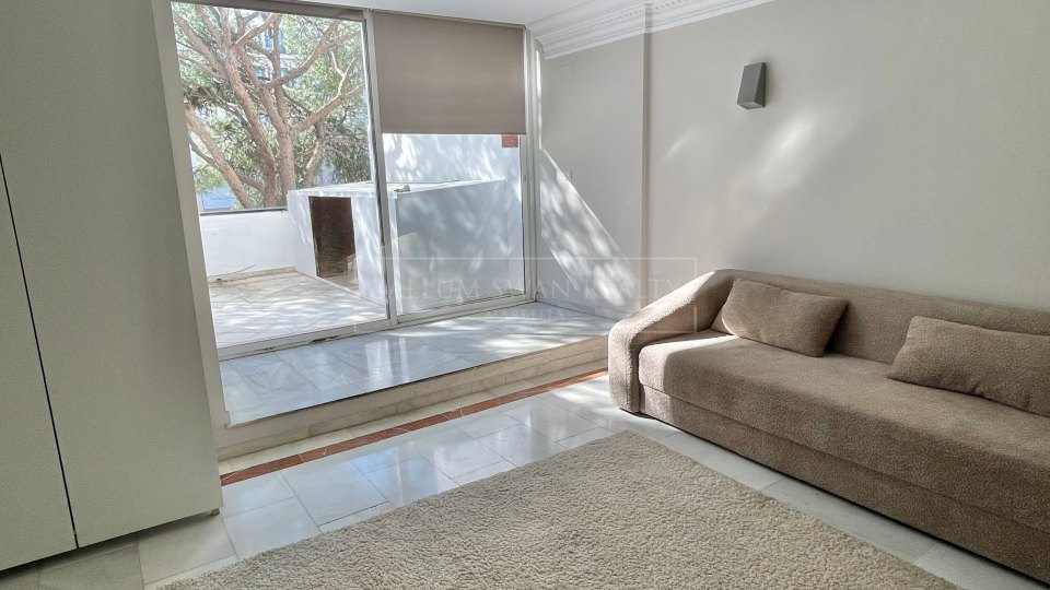 Nueva Andalucia, Local comercial en venta en Marbella – Ubicación privilegiada cerca del Hard Rock Hotel