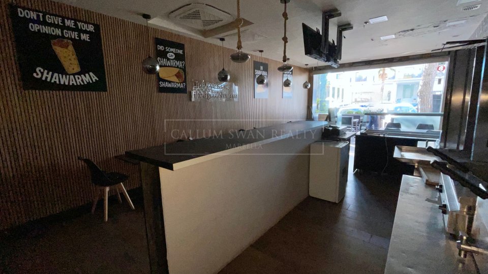 Nueva Andalucia, Local comercial en venta en Marbella – Ubicación privilegiada cerca del Hard Rock Hotel