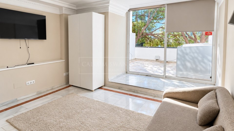 Marbella - Puerto Banus, Commercial Premises for Sale in Marbella – Prime Location Near Hard Rock Hotel