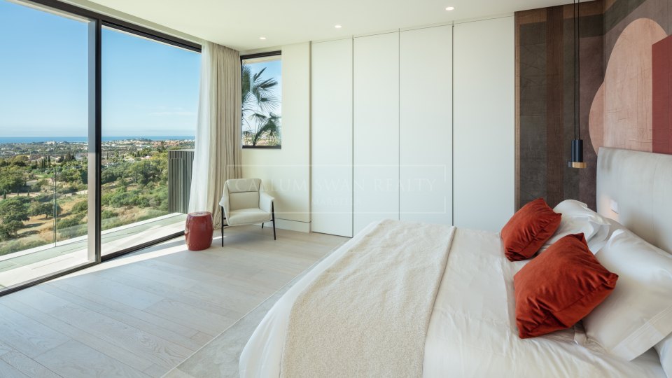 Benahavis, Contemporary Seven-Bedroom Villa in La Quinta, Benahavís with Sea and Mountain Views