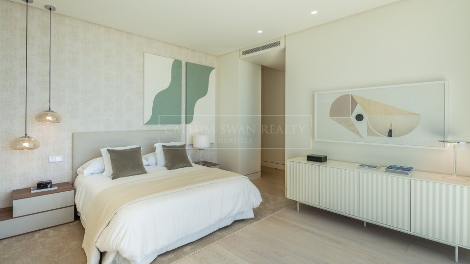 Benahavis, Contemporary Seven-Bedroom Villa in La Quinta, Benahavís with Sea and Mountain Views