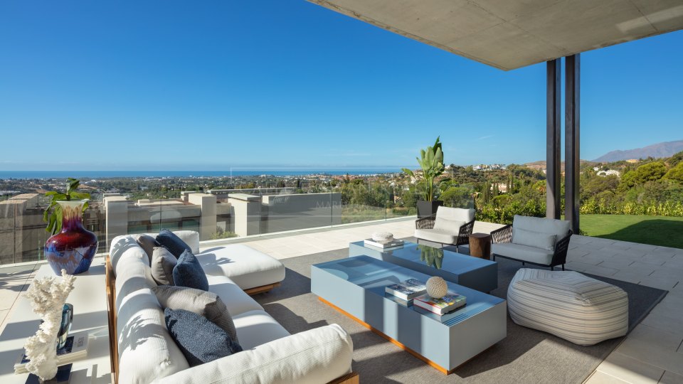 Benahavis, Contemporary Seven-Bedroom Villa in La Quinta, Benahavís with Sea and Mountain Views