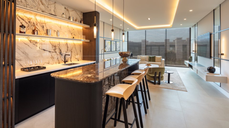 Benahavis, Contemporary Seven-Bedroom Villa in La Quinta, Benahavís with Sea and Mountain Views