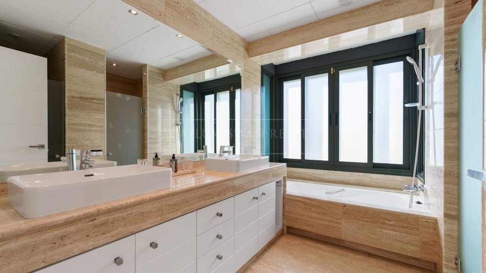 Nueva Andalucia, Villa familiar de un solo nivel en venta en Haza del Conde, Nueva Andalucía