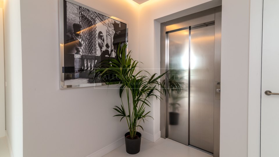 Nueva Andalucia, Villa sofisticada con vistas al mar, a poca distancia de Puerto Banús