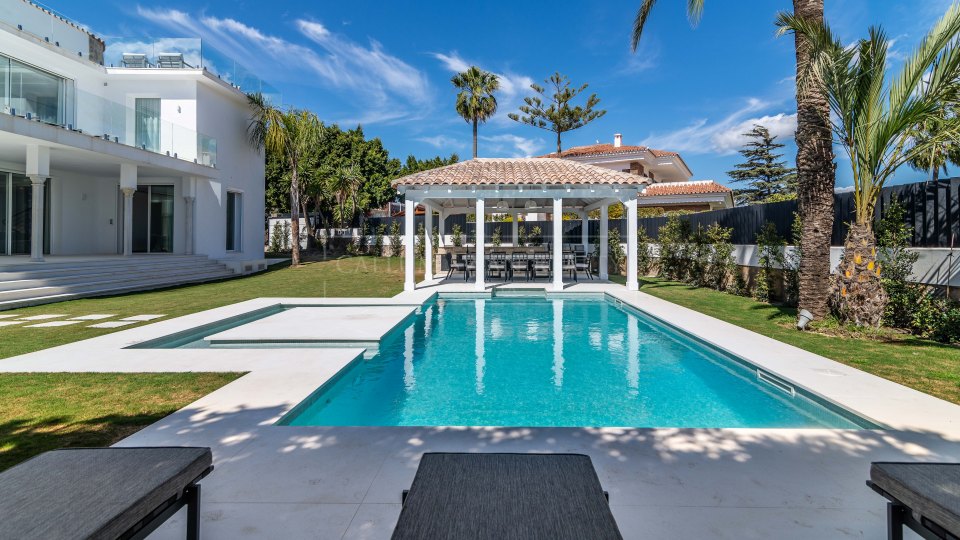 Nueva Andalucia, Villa sofisticada con vistas al mar, a poca distancia de Puerto Banús