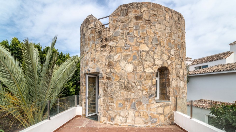 Nueva Andalucia, Villa sofisticada con vistas al mar, a poca distancia de Puerto Banús