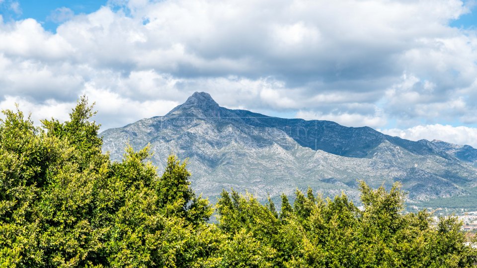 Nueva Andalucia, Villa sofisticada con vistas al mar, a poca distancia de Puerto Banús