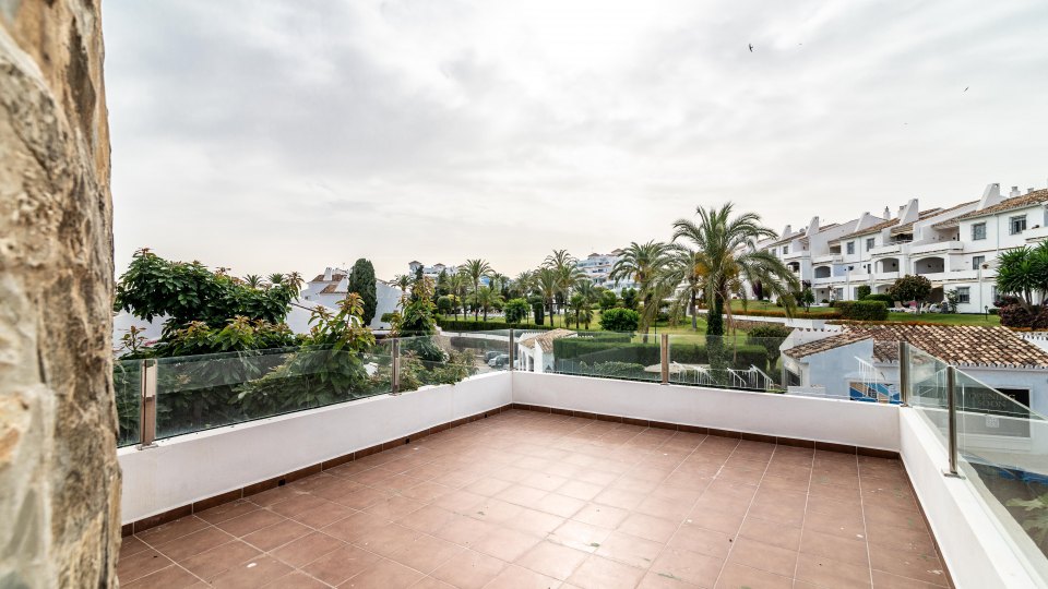 Nueva Andalucia, Villa sofisticada con vistas al mar, a poca distancia de Puerto Banús