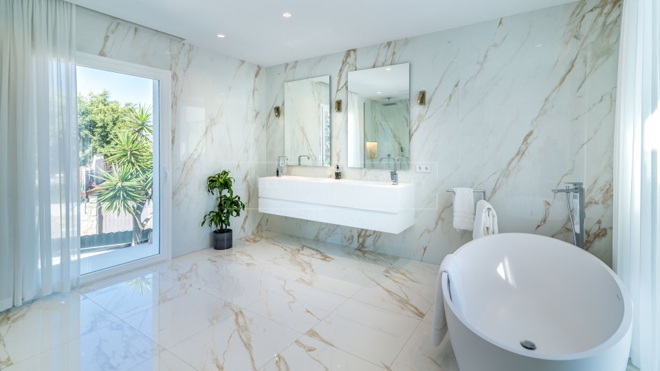 Nueva Andalucia, Villa sofisticada con vistas al mar, a poca distancia de Puerto Banús