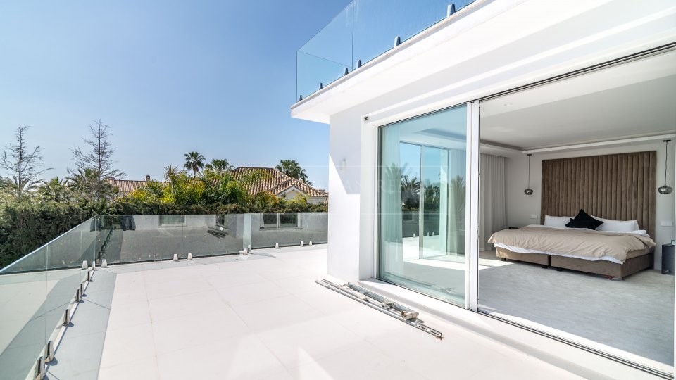 Nueva Andalucia, Villa sofisticada con vistas al mar, a poca distancia de Puerto Banús