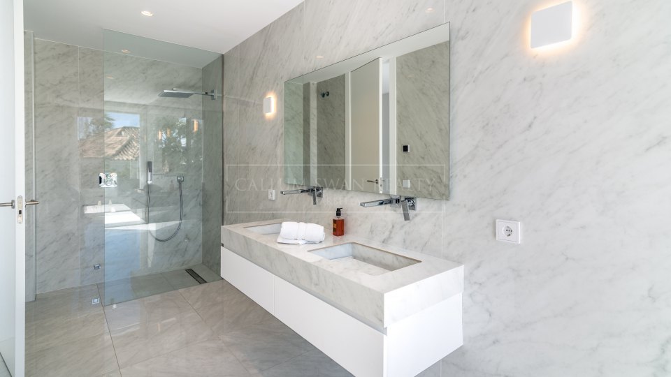 Nueva Andalucia, Villa sofisticada con vistas al mar, a poca distancia de Puerto Banús