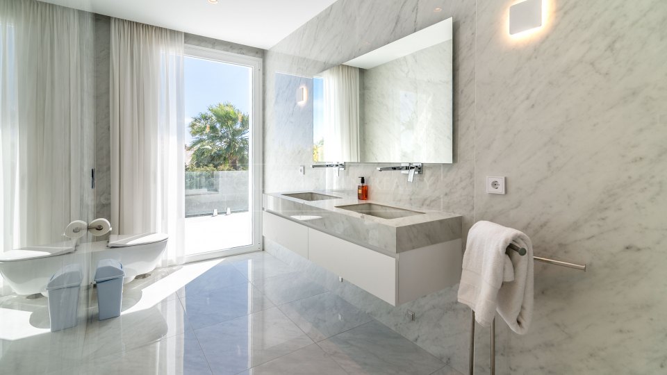 Nueva Andalucia, Villa sofisticada con vistas al mar, a poca distancia de Puerto Banús