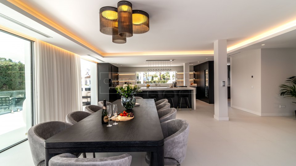 Nueva Andalucia, Villa sofisticada con vistas al mar, a poca distancia de Puerto Banús