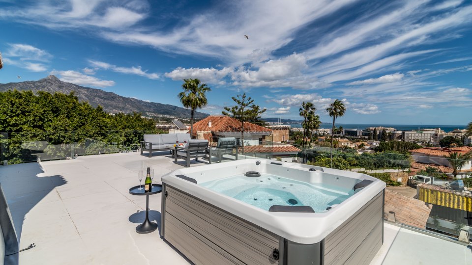 Nueva Andalucia, Villa sofisticada con vistas al mar, a poca distancia de Puerto Banús