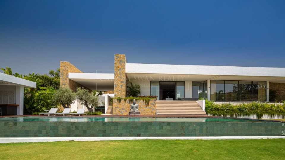 Benahavis, Impressive luxury villa in Marbella Club Golf Resort