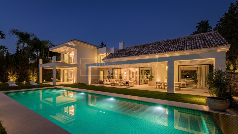 Estepona, Villa en primera línea de golf en El Paraíso