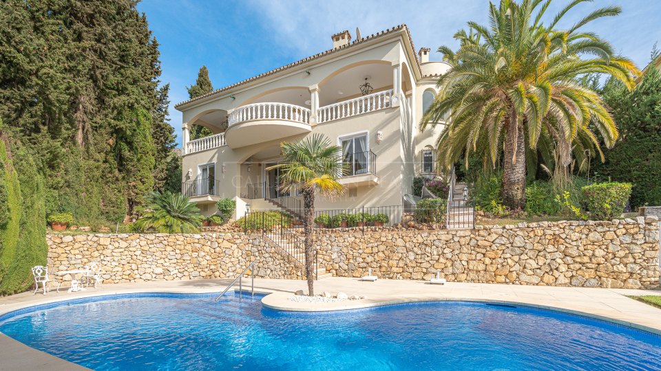 Marbella Golden Mile, Marbella Hill Club, villa en venta con impresionantes vistas al mar