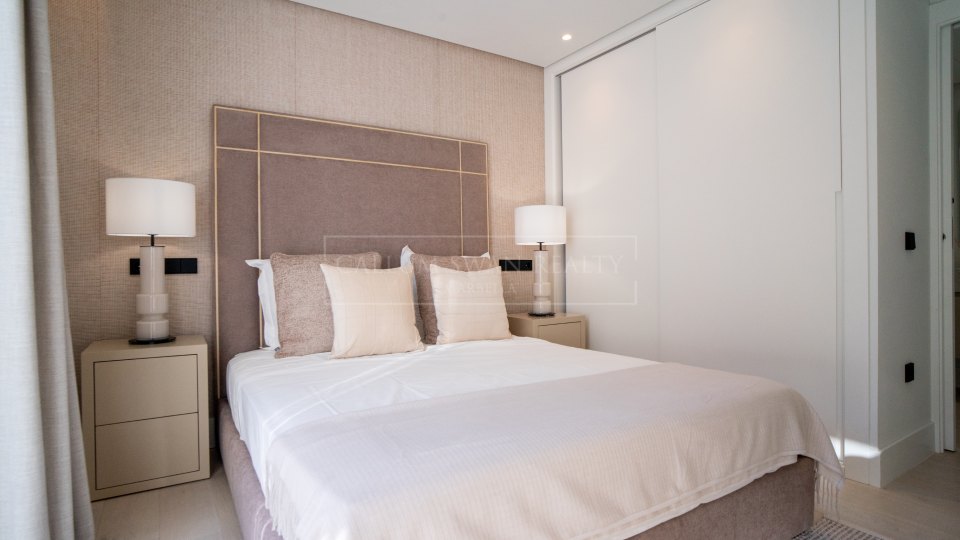 Nueva Andalucia, Las Brisas, villa for sale with lovely mountain views