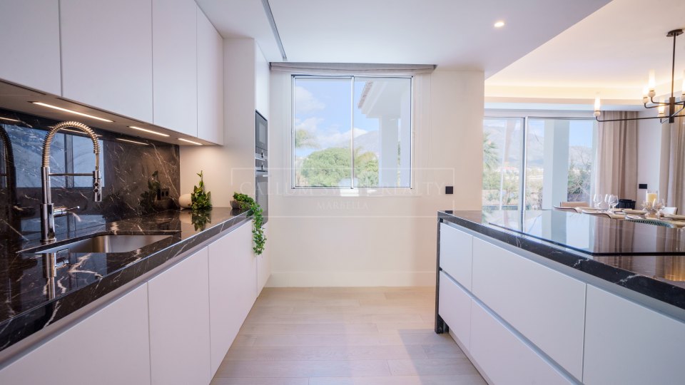 Nueva Andalucia, Las Brisas, villa for sale with lovely mountain views