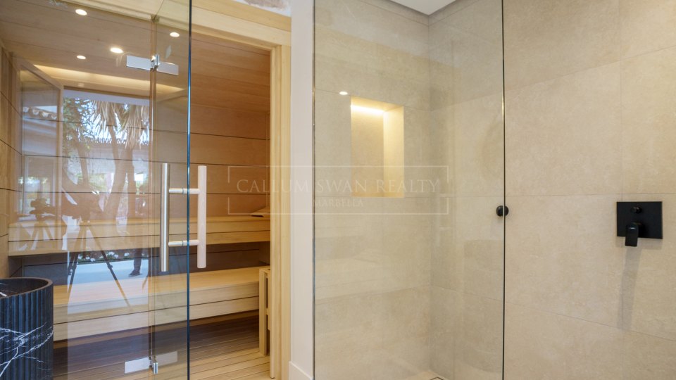 Nueva Andalucia, Las Brisas, villa for sale with lovely mountain views