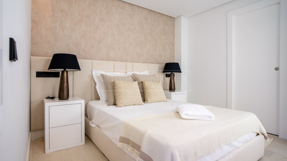 Nueva Andalucia, Las Brisas, villa for sale with lovely mountain views