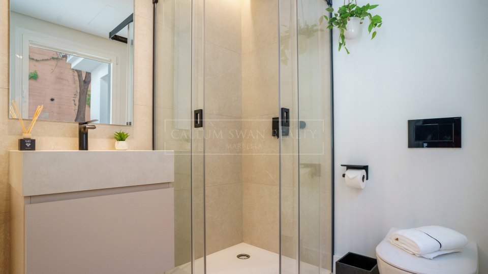 Nueva Andalucia, Las Brisas, villa for sale with lovely mountain views