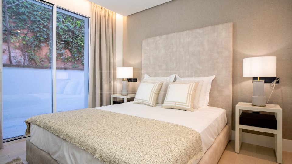 Nueva Andalucia, Las Brisas, villa for sale with lovely mountain views