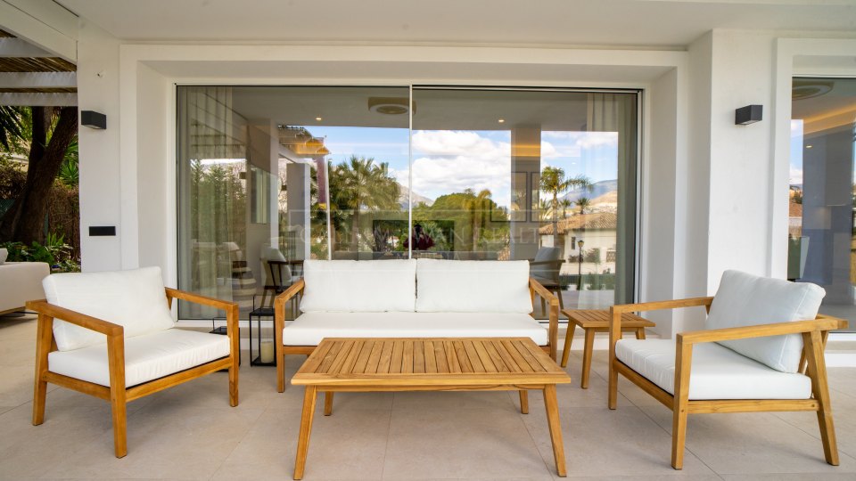 Nueva Andalucia, Las Brisas, villa for sale with lovely mountain views