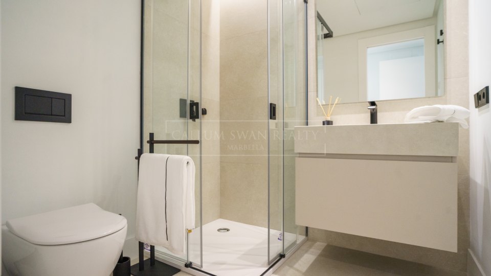 Nueva Andalucia, Las Brisas, villa for sale with lovely mountain views