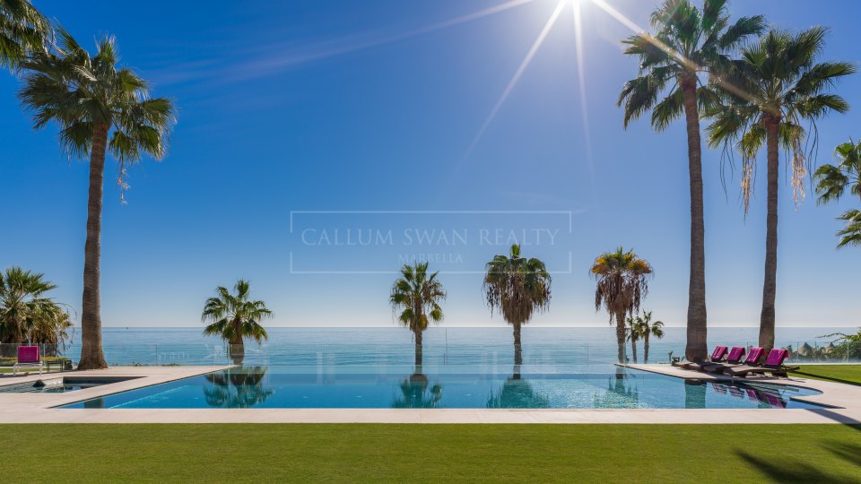 Marbella Golden Mile, Stunning frontline beach family home within the Marbella Club