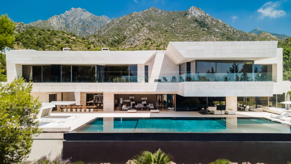 Marbella Golden Mile, Spectacular contemporary style luxury villa in Cascada de Camoján