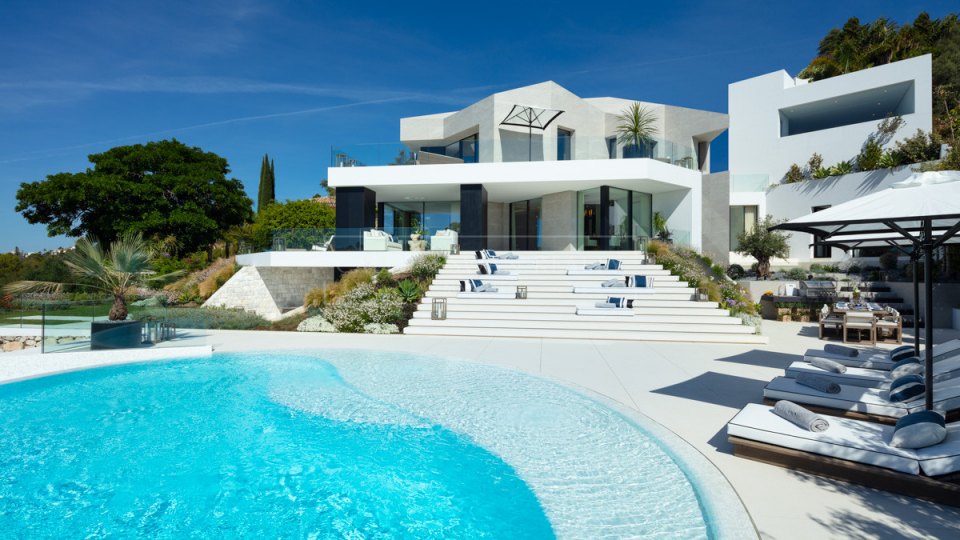 Benahavis, Spectacular luxury villa in El Herrojo