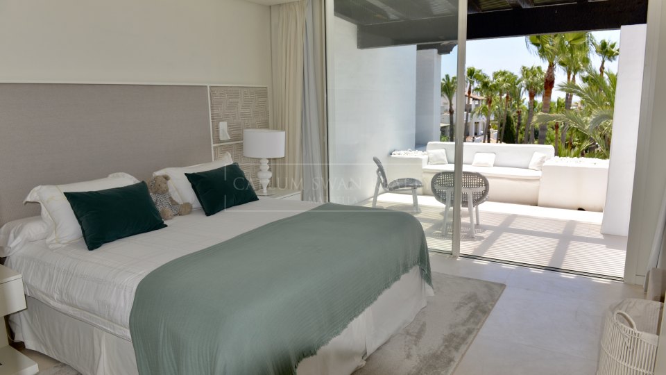 Marbella Golden Mile, Elegante ático dúplex de lujo en Marina Puente Romano