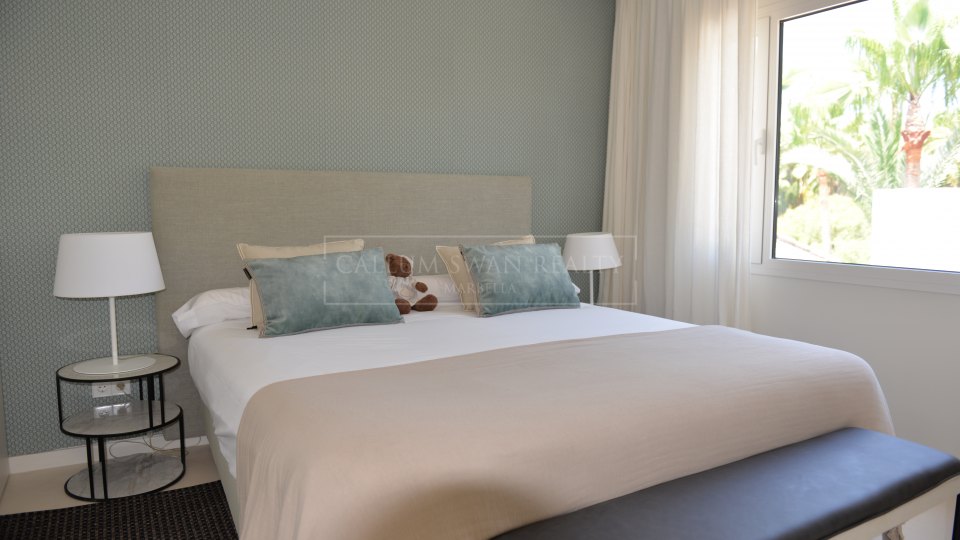 Marbella Golden Mile, Elegante ático dúplex de lujo en Marina Puente Romano