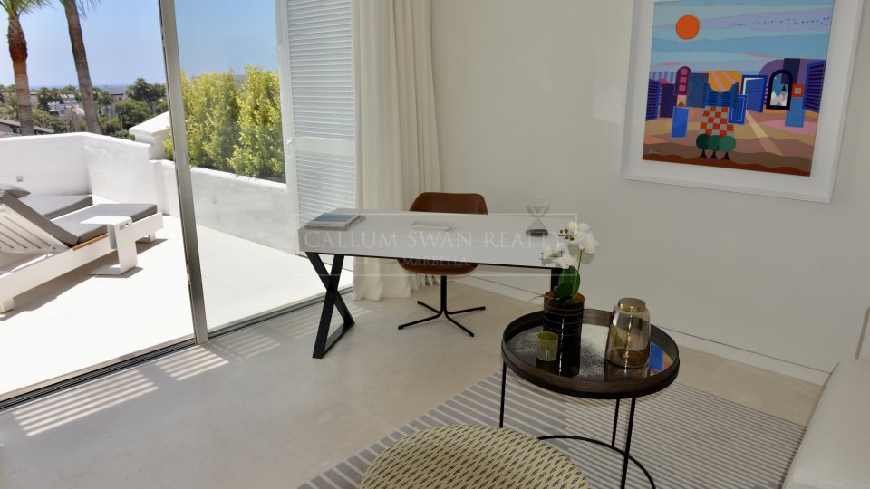 Marbella Golden Mile, Elegante ático dúplex de lujo en Marina Puente Romano