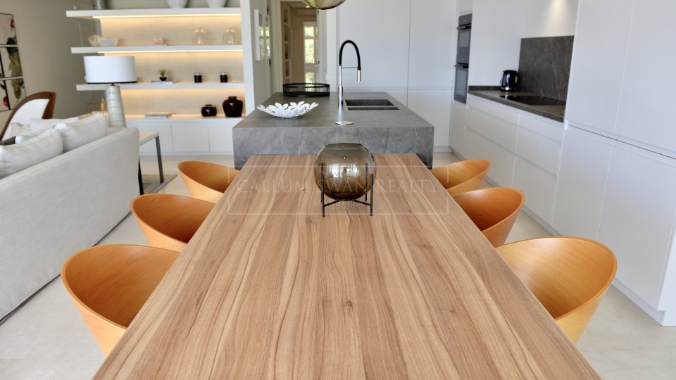 Marbella Golden Mile, Elegante ático dúplex de lujo en Marina Puente Romano