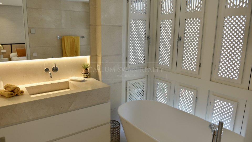 Marbella Golden Mile, Elegante ático dúplex de lujo en Marina Puente Romano