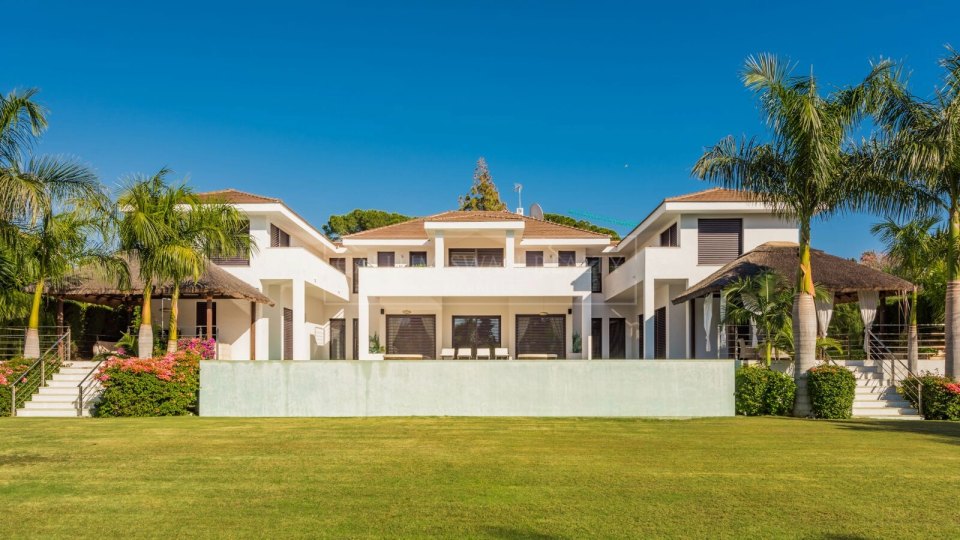 San Pedro de Alcantara, Luxury villa close to the beach in Guadalmina Baja