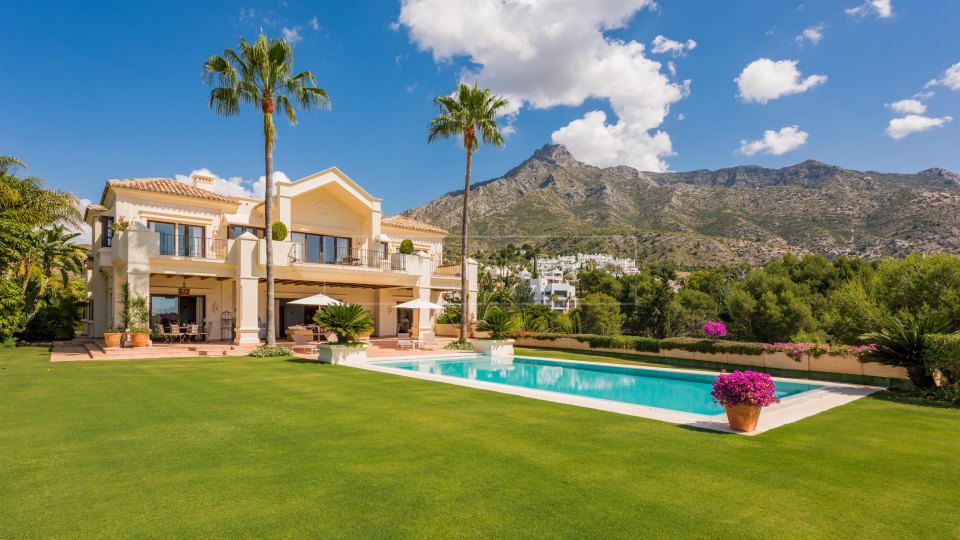 Marbella Golden Mile, Villa en Marbella Hill Club con preciosas vistas al Mediterráneo