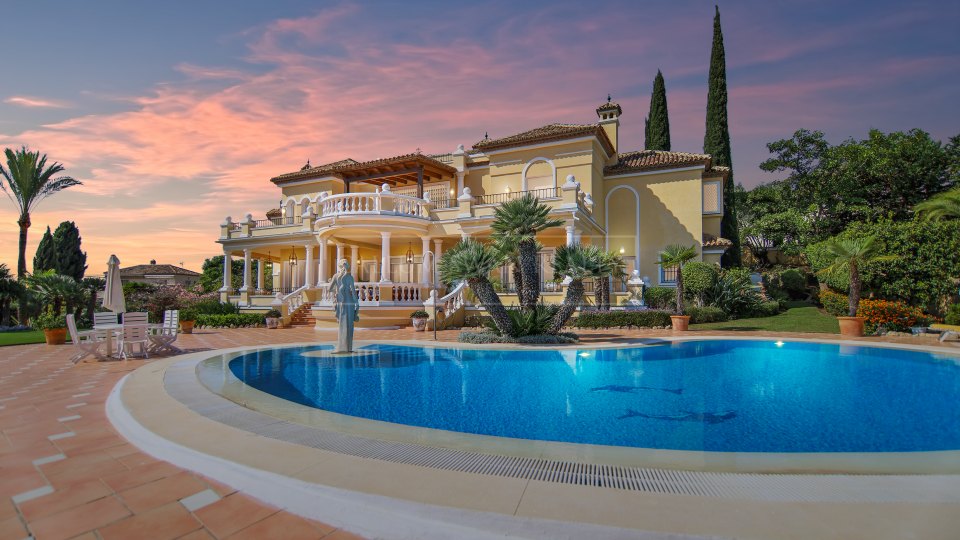 Benahavis, Villa de estilo clásico en El Paraíso