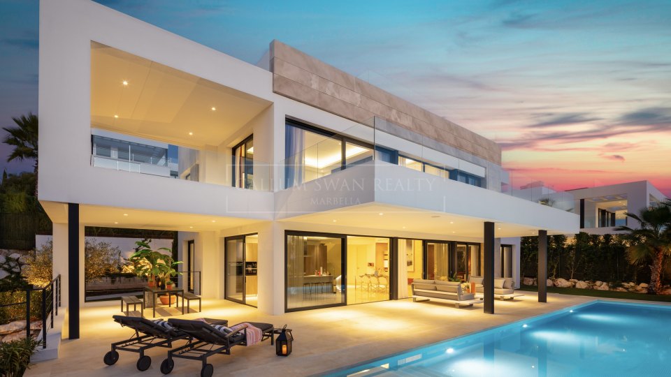 Nueva Andalucia, Stunning new luxury villa for sale in Nueva Andalucia