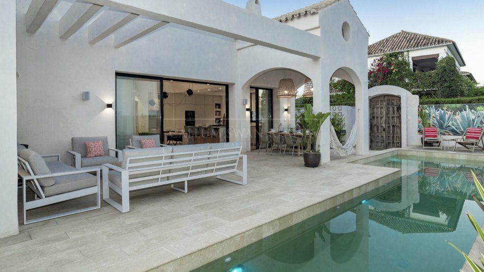 Marbella Golden Mile, Preciosa villa a un paseo de la playa en la Milla de Oro