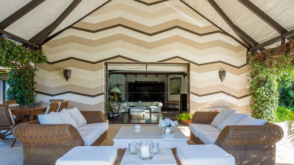 Marbella Este, Preciosa villa de lujo en la primera línea de golf Rio Real