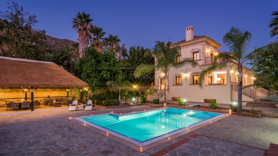Marbella Golden Mile, Luxury family home in a gated community in the foothills above Marbella