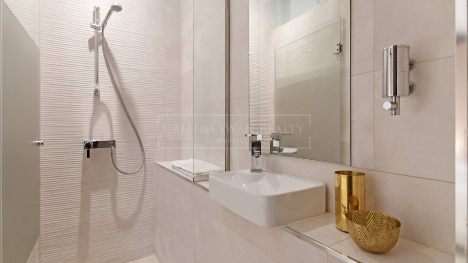 Nueva Andalucia, Villa moderne au style avant-gardiste à Nueva Andalucía proche de Puerto Banús