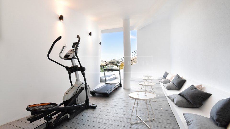 Nueva Andalucia, Villa moderne au style avant-gardiste à Nueva Andalucía proche de Puerto Banús