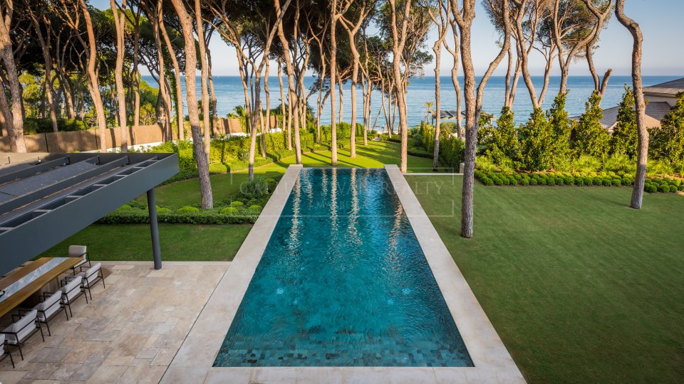 Marbella Golden Mile, Espectacular villa en el Marbella Club con impresionantes vistas al mar